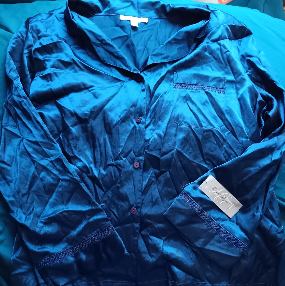 NWT Morgan TAYLOR intimates Blue Satin Button-Up Pajama Top 2xl Indigo Blue